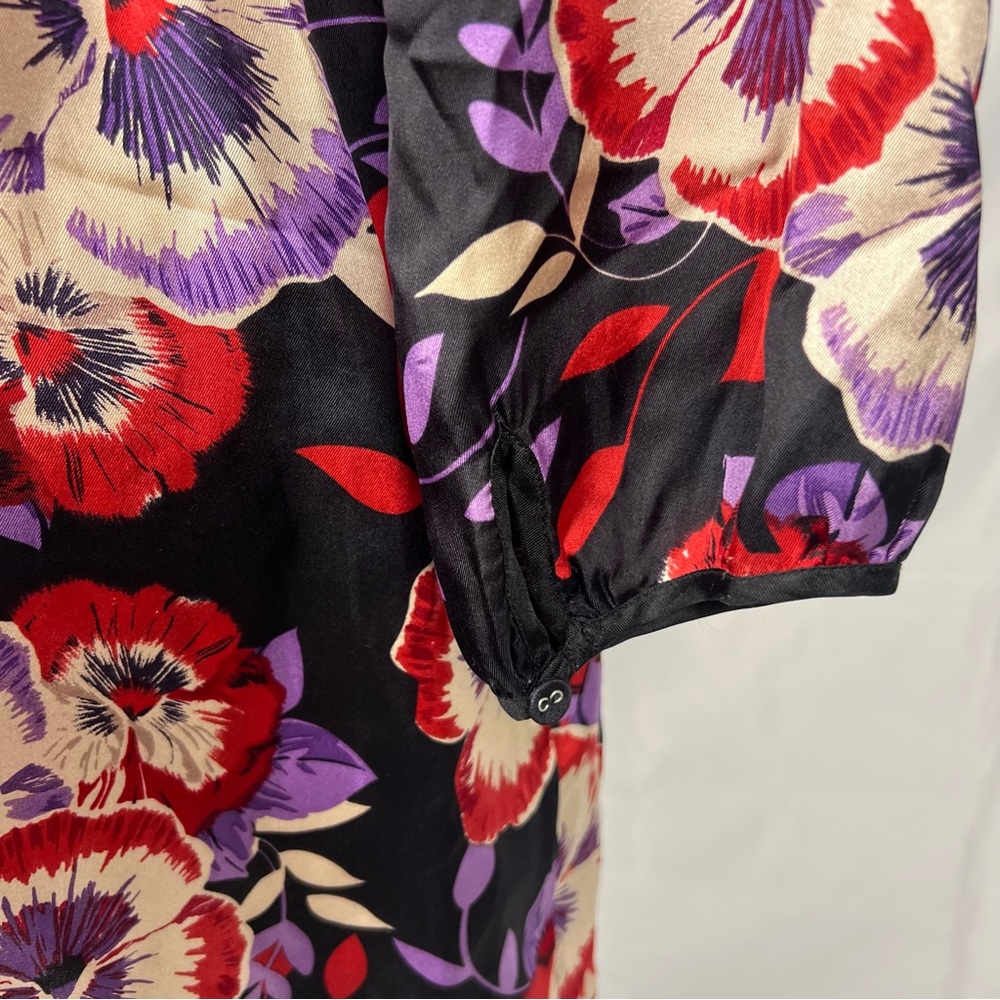Johnny Was 100% silk floral patterned dress with drawstring waist. - Picture 8 of 12